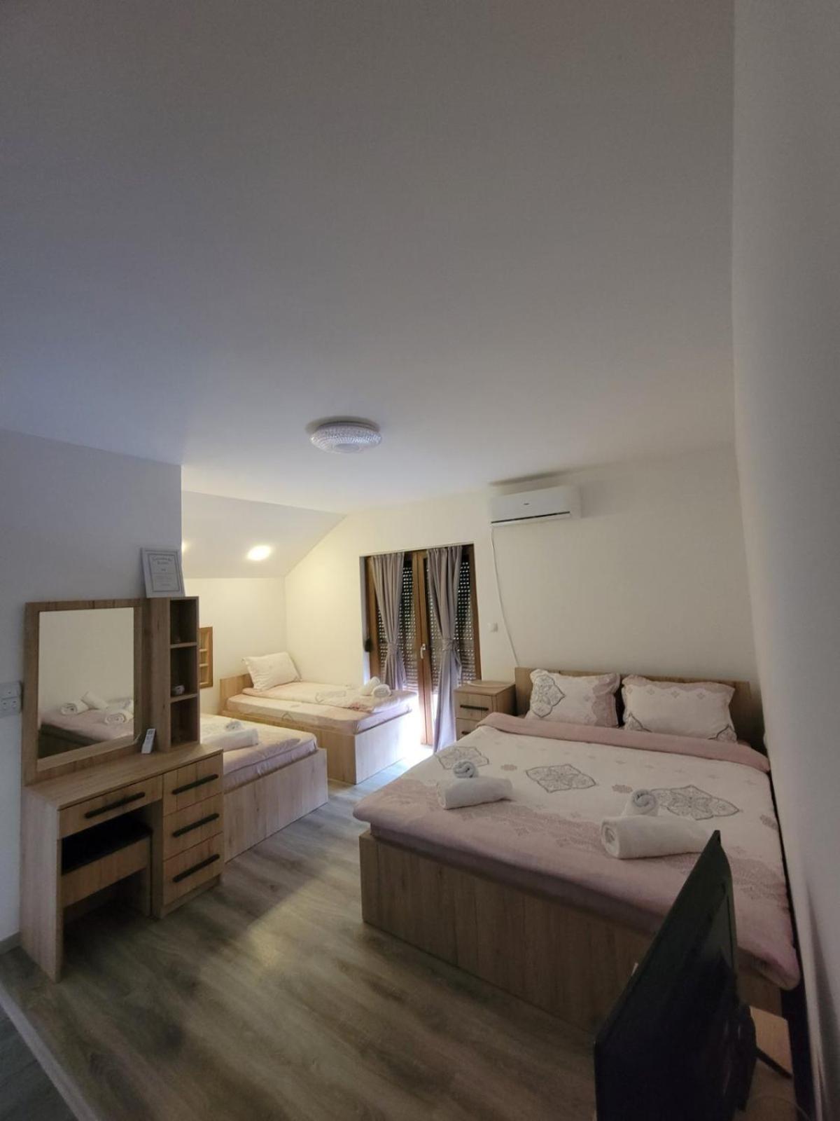 Eleon Motel Brezovice Εξωτερικό φωτογραφία