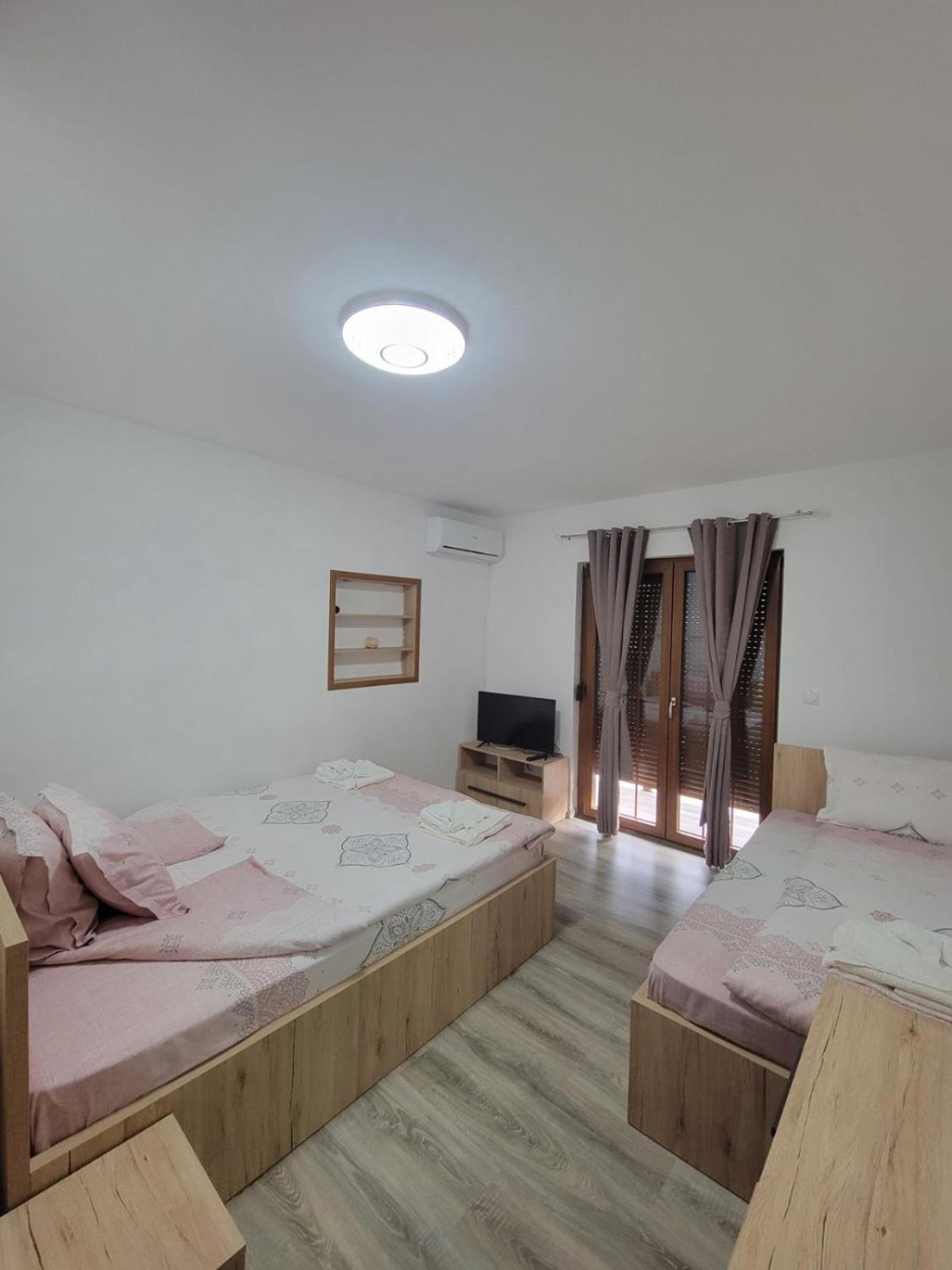 Eleon Motel Brezovice Εξωτερικό φωτογραφία