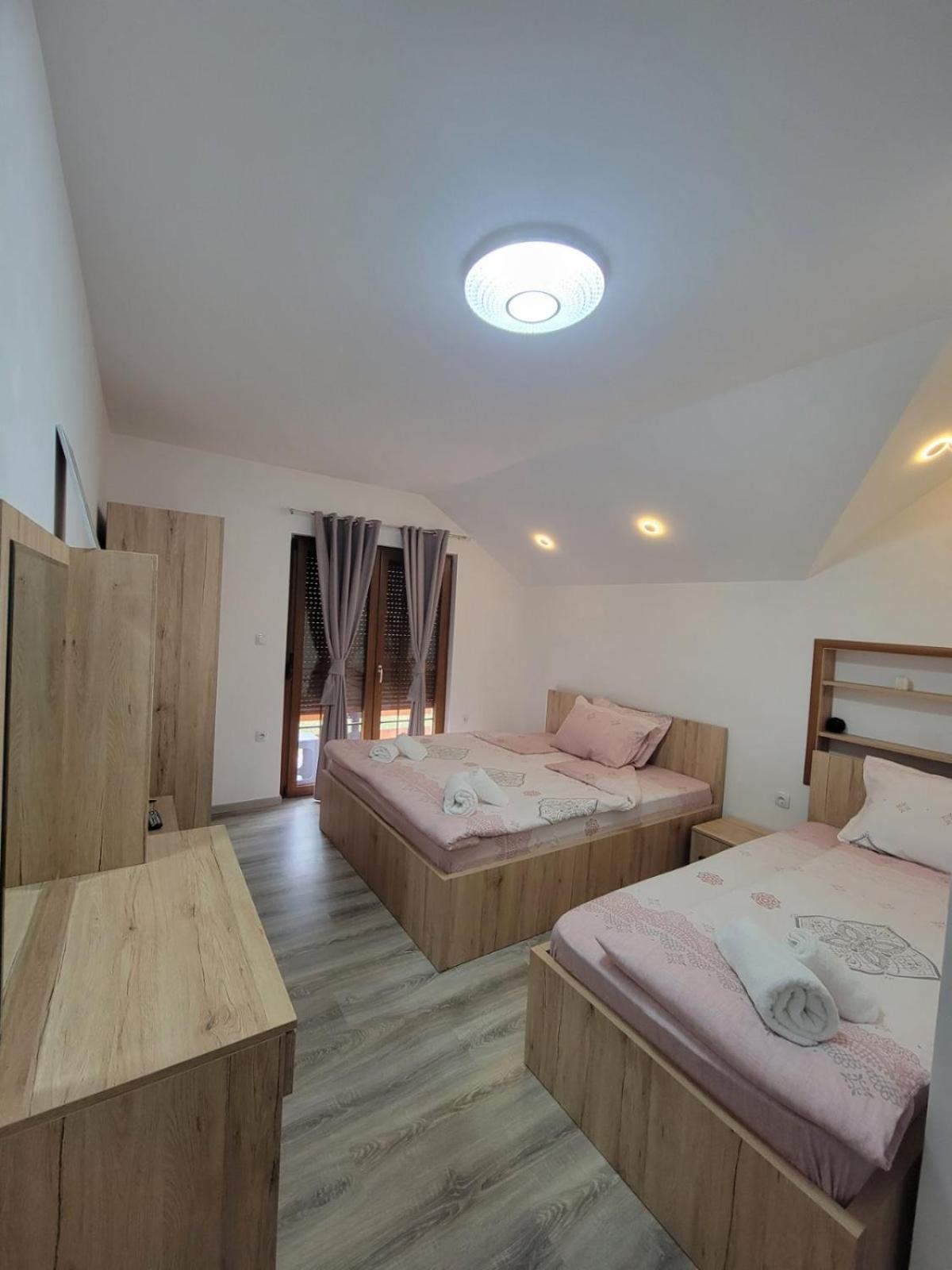 Eleon Motel Brezovice Εξωτερικό φωτογραφία